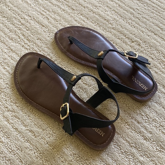 Merona T Strap Thong Sandals - Picture 3 of 10